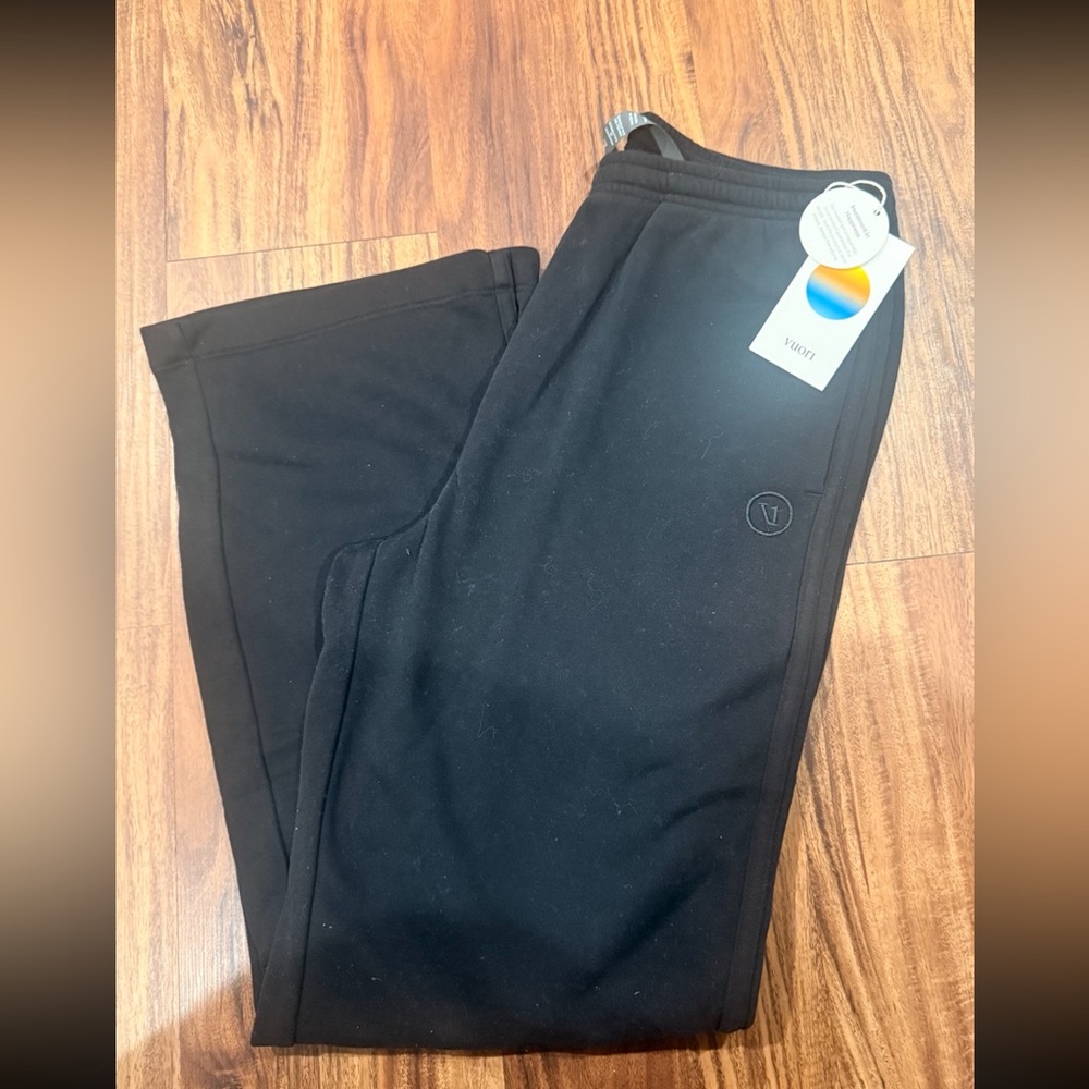 Vuori sedona straight leg sweatpants women’s size small NWT